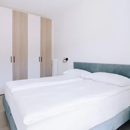 - Saint-martin-de-corleans Lägenhet